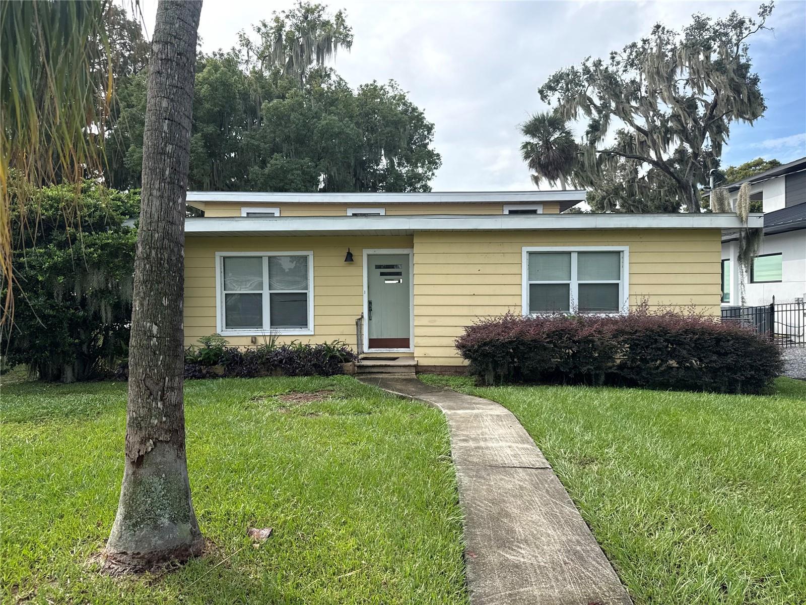 722 Lake Dora Dr Property Photo