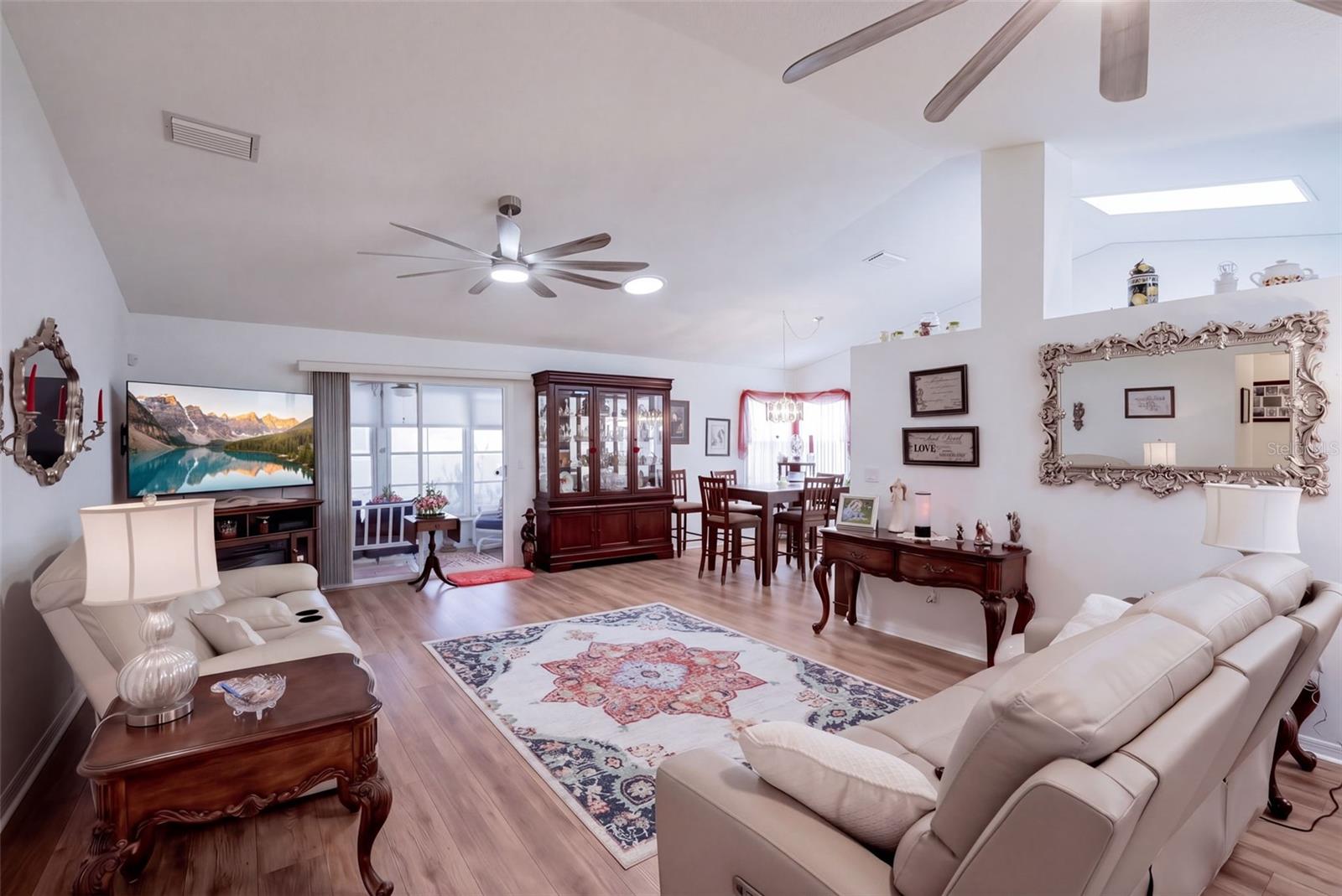 26162 Newcombe Cir Property Photo 4
