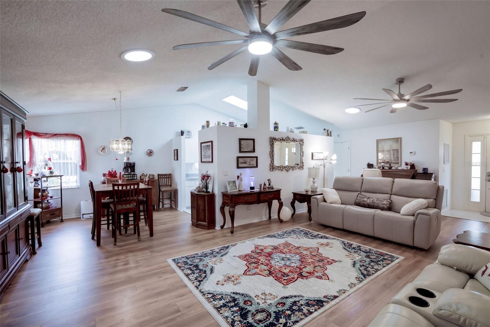 26162 Newcombe Cir Property Photo 6