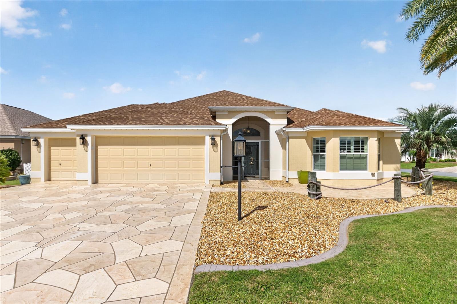 2077 Vickers Pl Property Photo