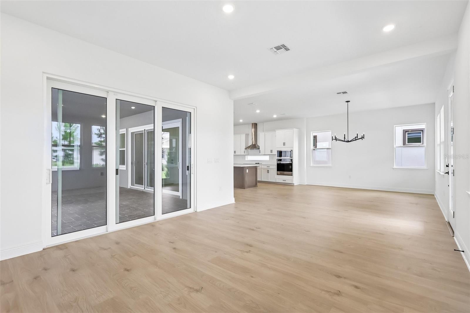 10240 Fiddley Aly Property Photo 8