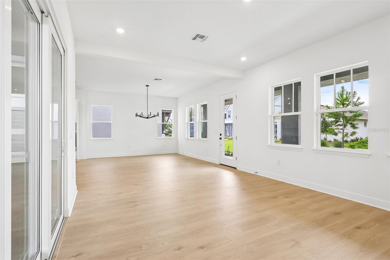 10240 Fiddley Aly Property Photo 9