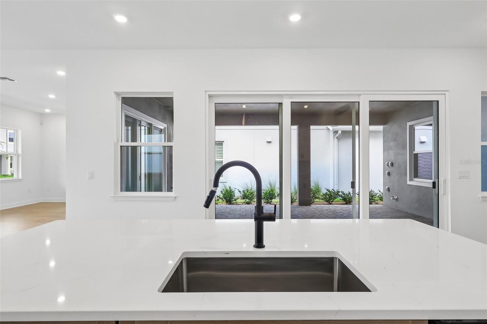 10240 Fiddley Aly Property Photo 18