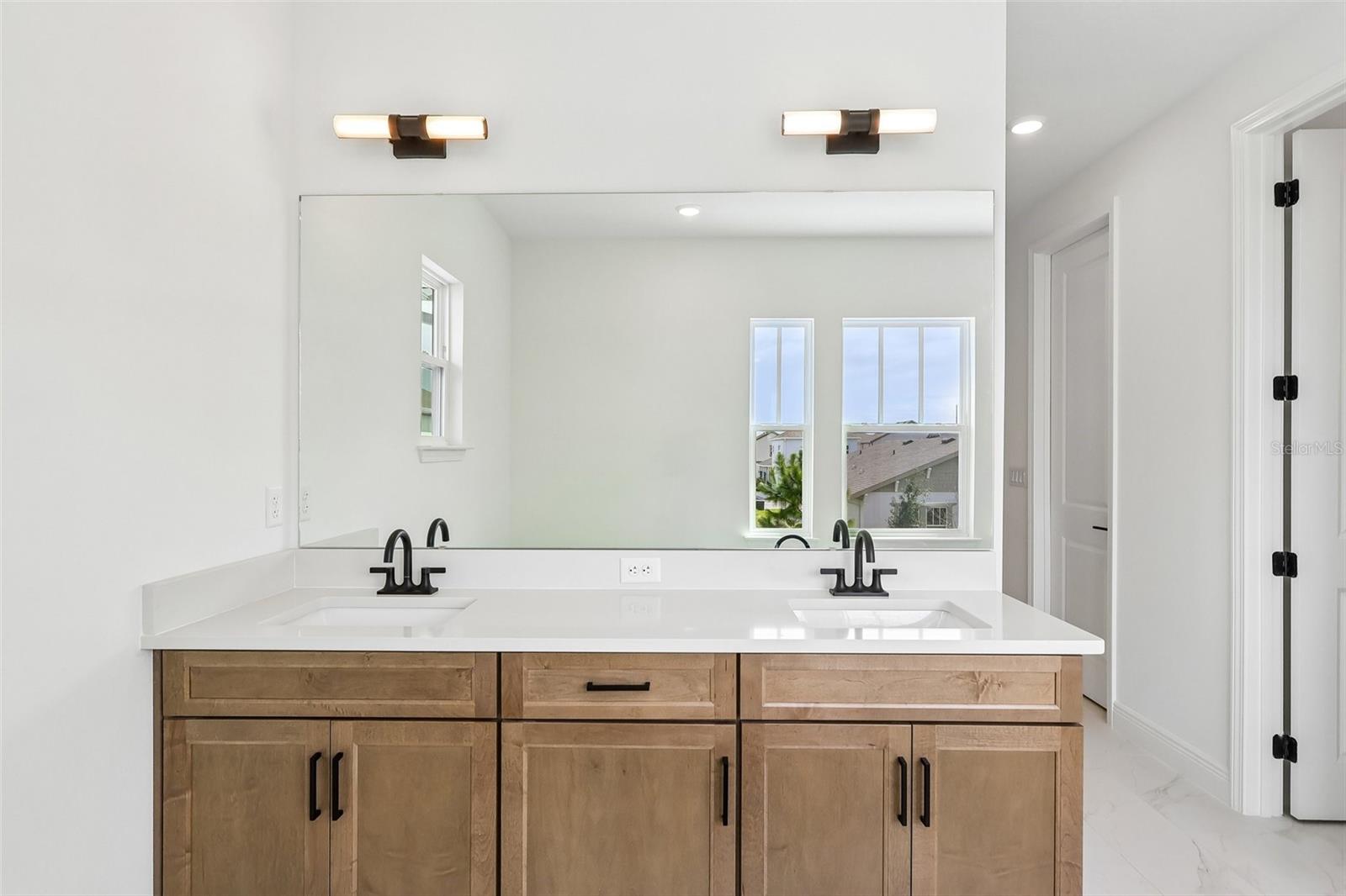 10240 Fiddley Aly Property Photo 28