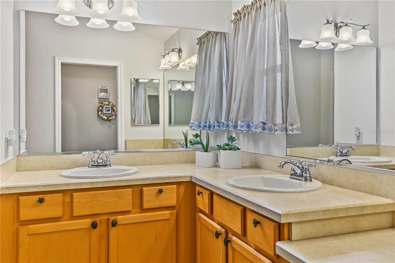 1073 Alcove Loop Property Photo 17