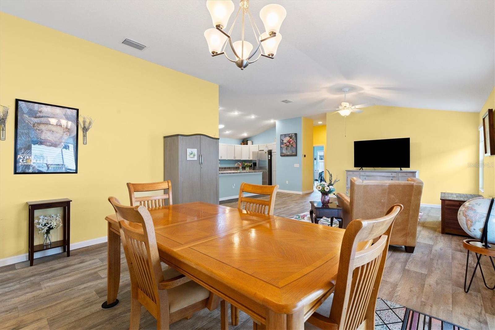 1659 Susan Ave Property Photo 5