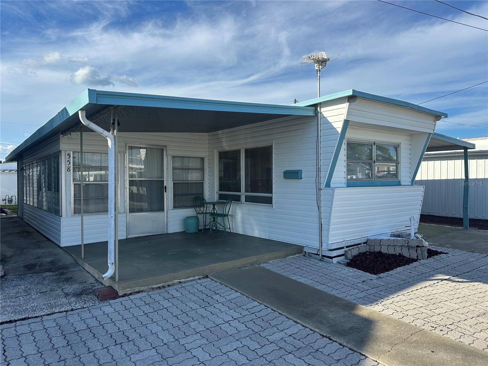 558 Sinclair Cir Property Photo 1