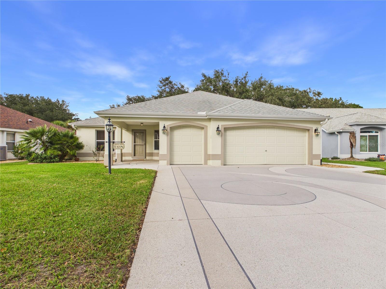 925 Ramos Dr Property Photo