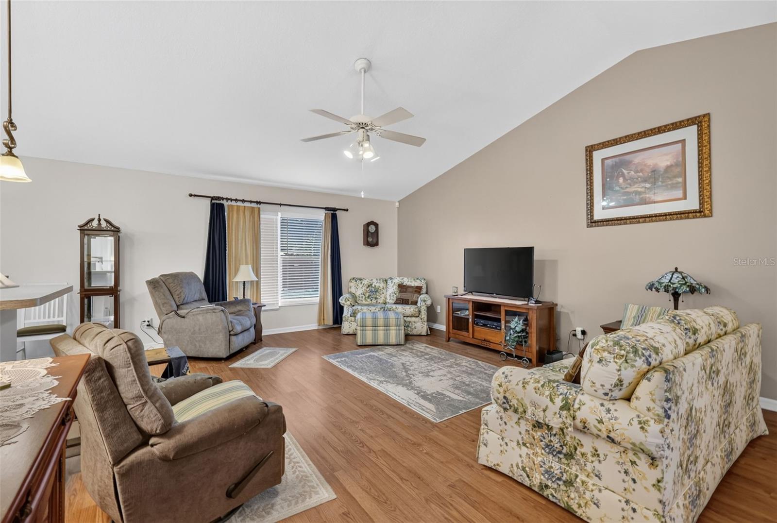 10449 Regal View Loop Property Photo 3