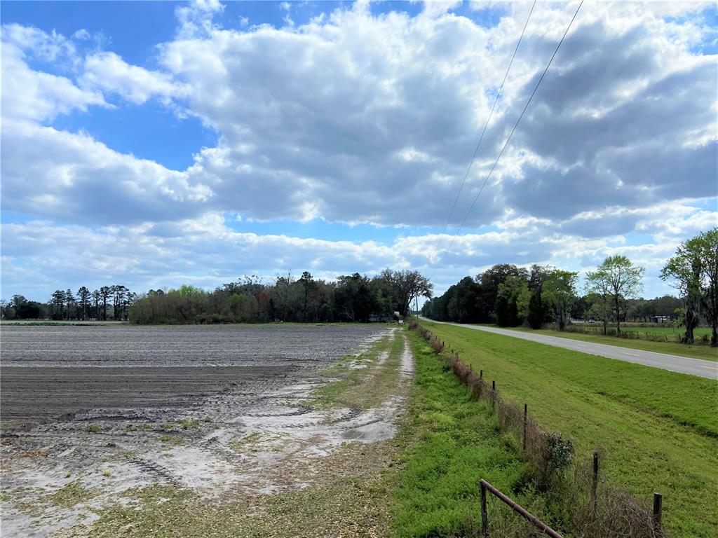 24103 Nw County Road 239 Property Photo 2