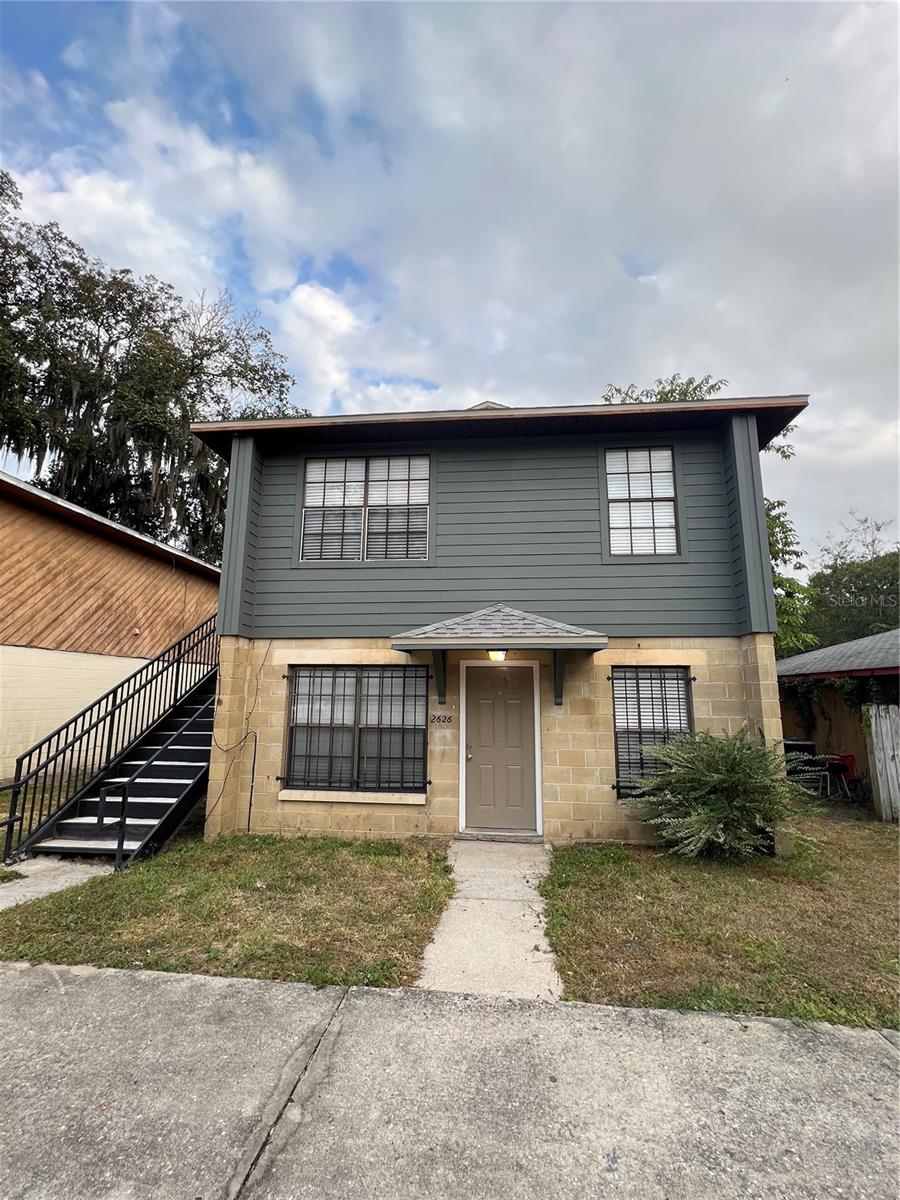 2626 Sw 31st Pl #b Property Photo 2