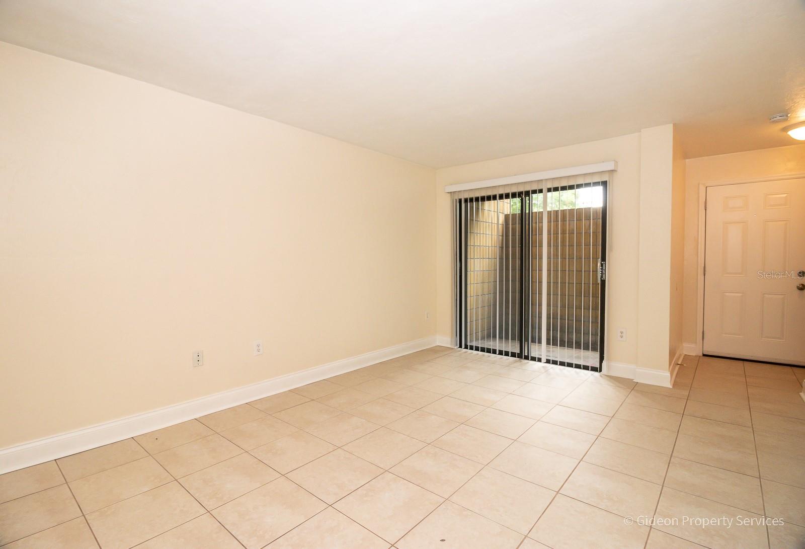 717 Sw 68th Terrace #b Property Photo 4