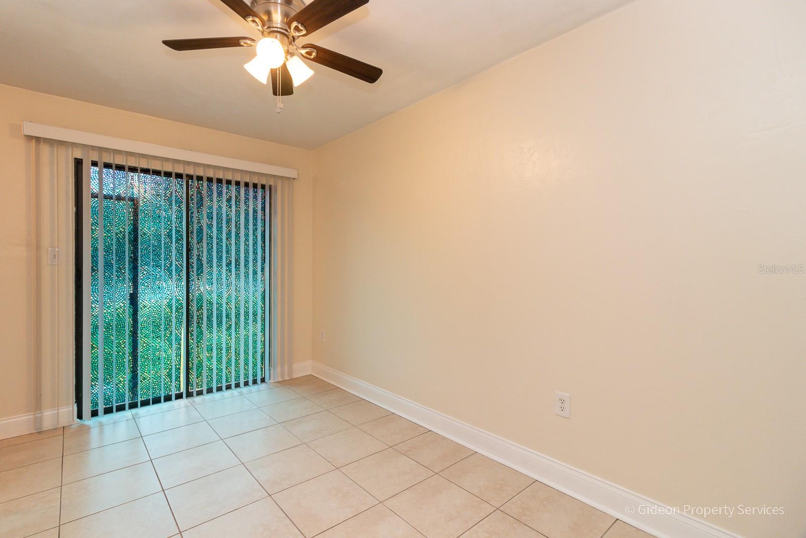 717 Sw 68th Terrace #b Property Photo 5