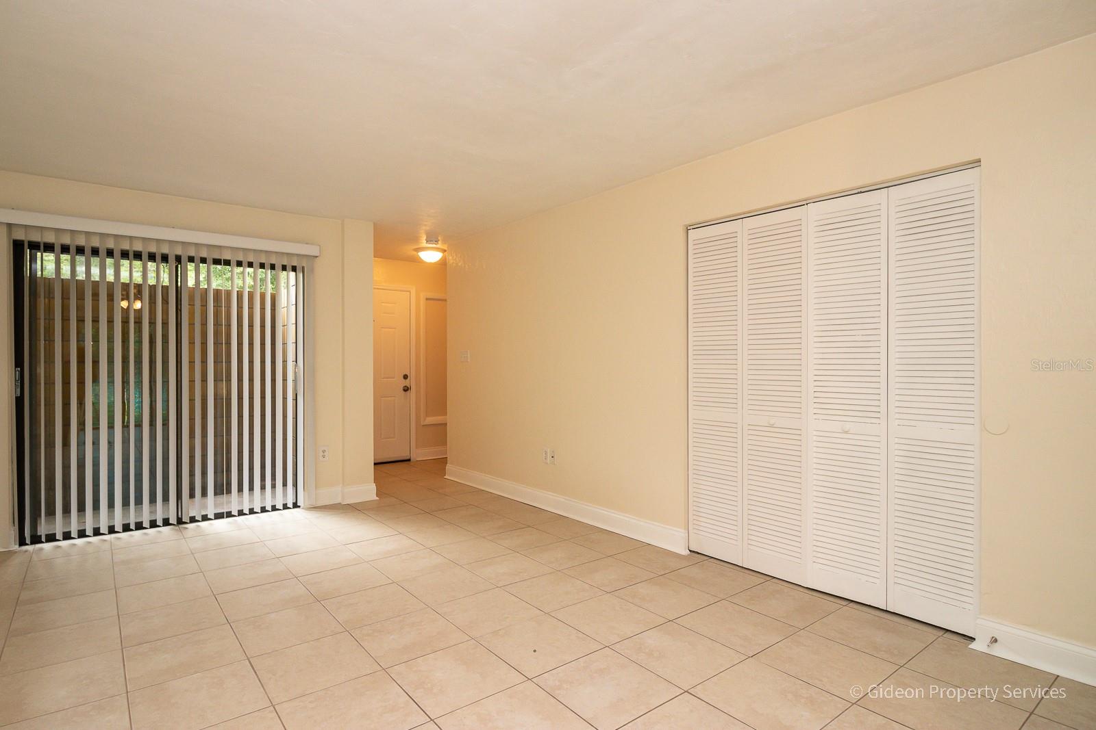 717 Sw 68th Terrace #b Property Photo 6