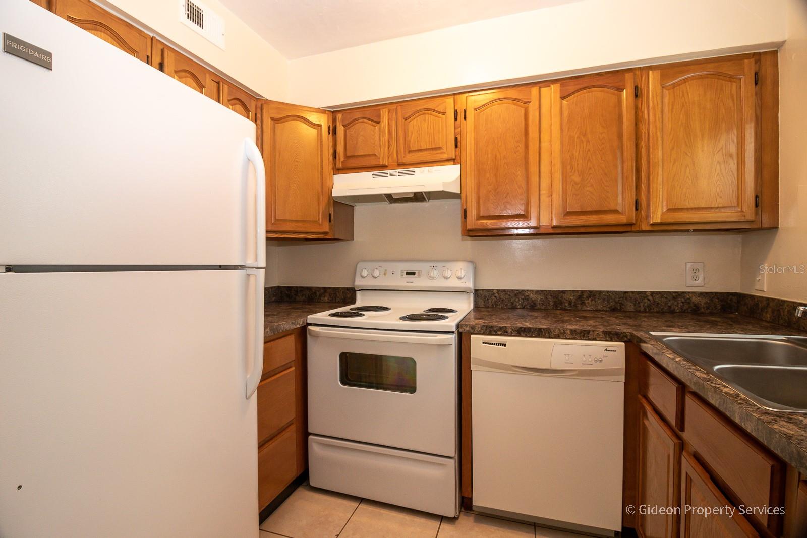 717 Sw 68th Terrace #b Property Photo 8