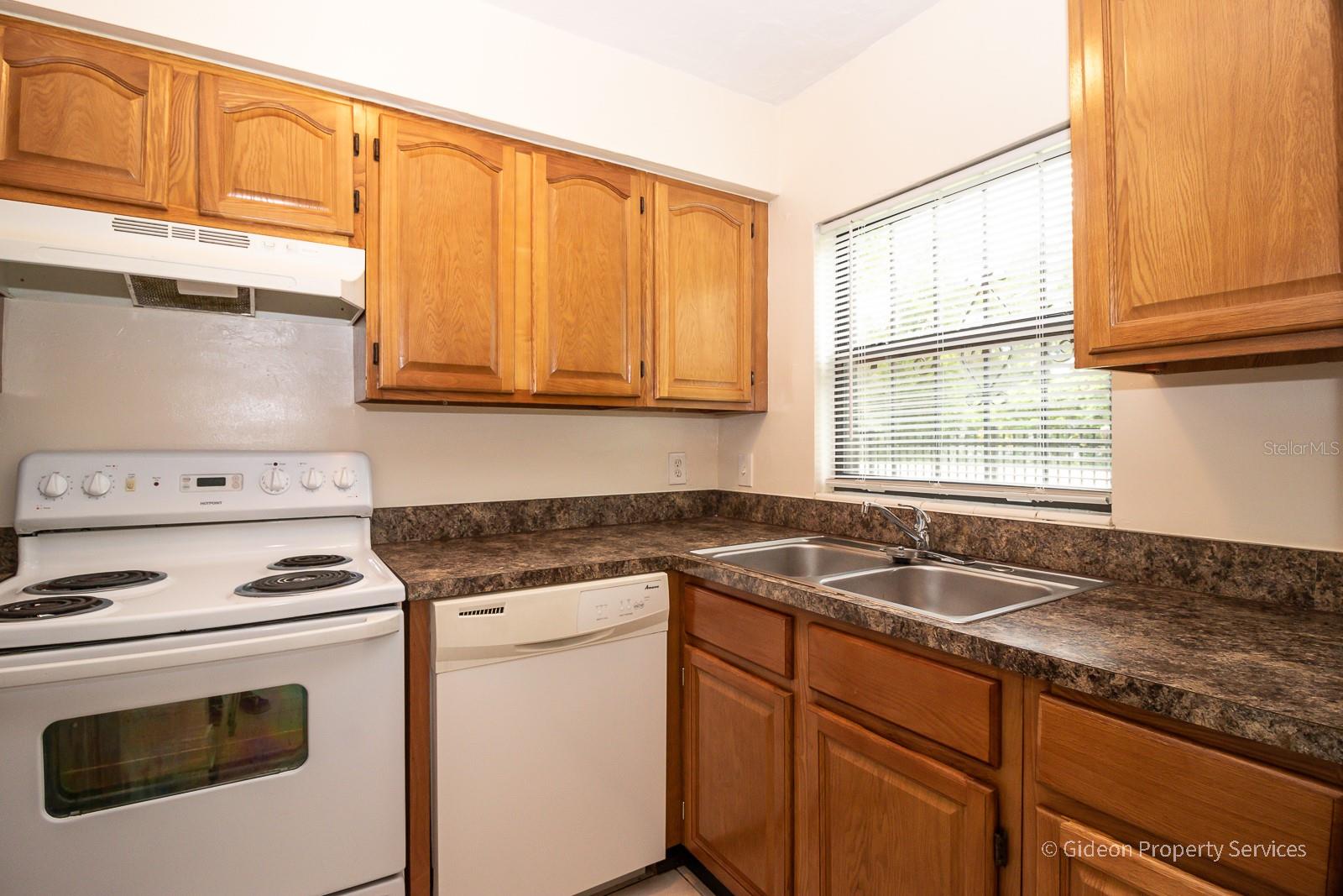 717 Sw 68th Terrace #b Property Photo 9