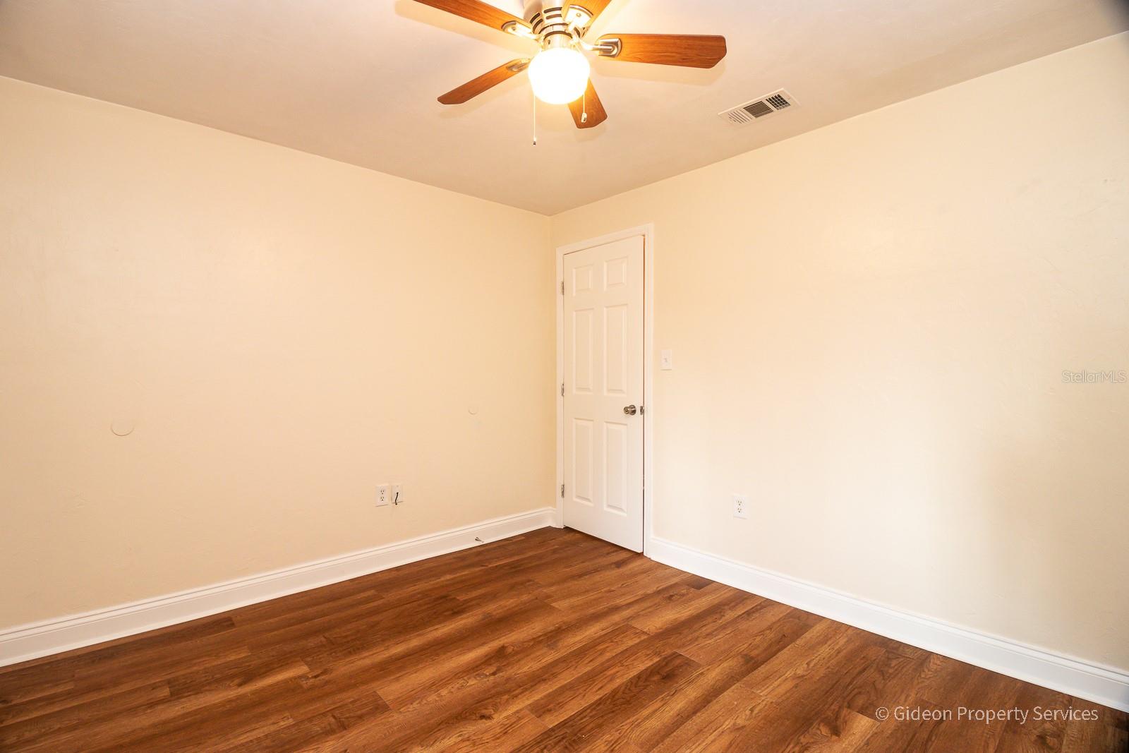 717 Sw 68th Terrace #b Property Photo 12
