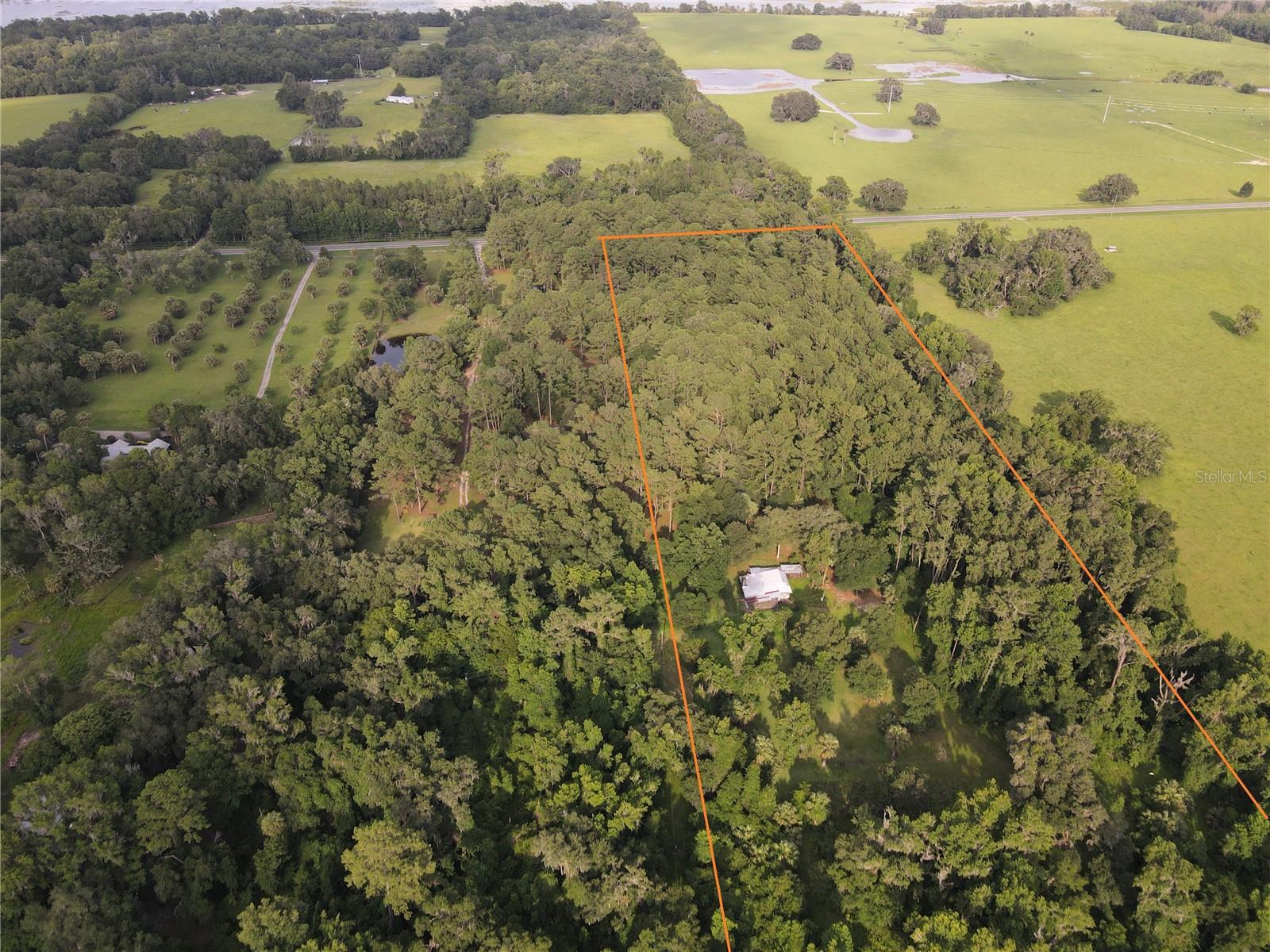 15208 Sw Williston Rd Property Photo 2