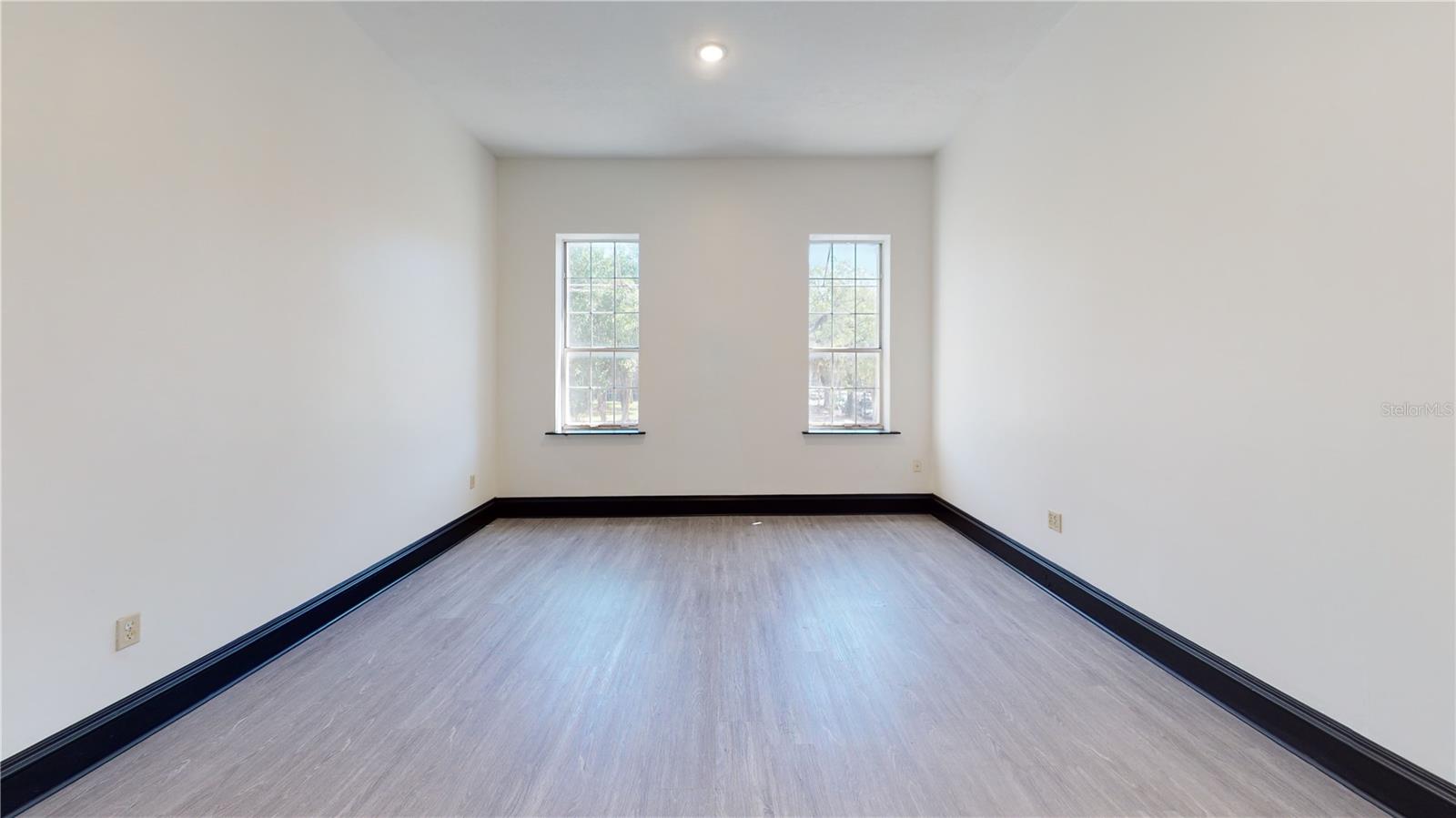 20 S Main St #2nd Floor Property Photo 7