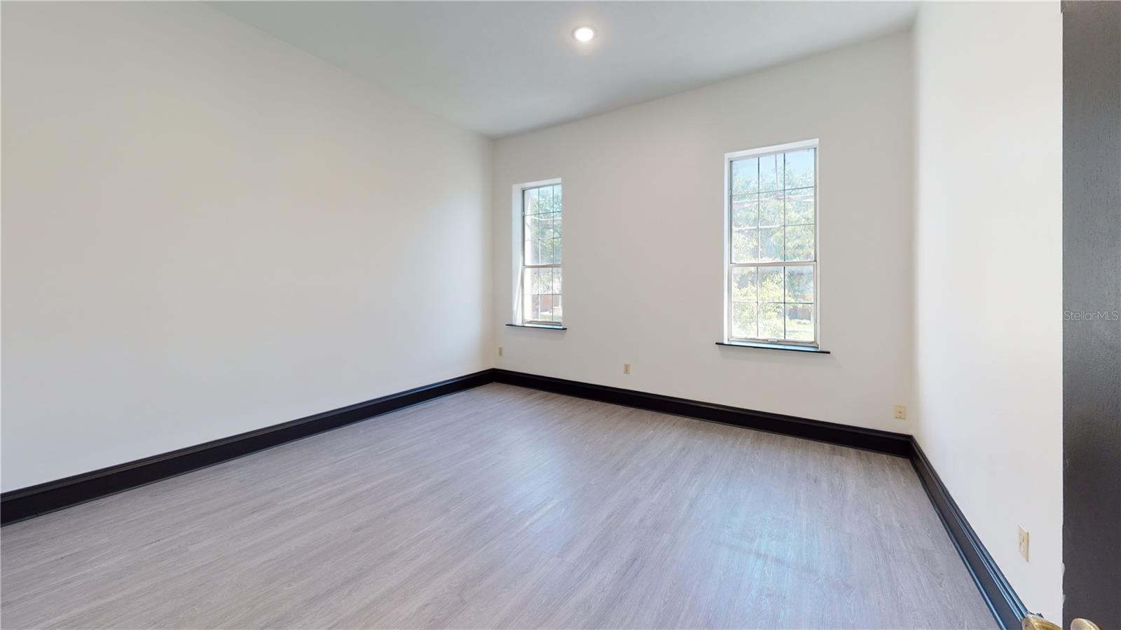 20 S Main St #2nd Floor Property Photo 8