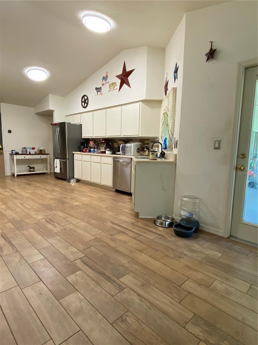 1801 Ne 77th St Property Photo 12