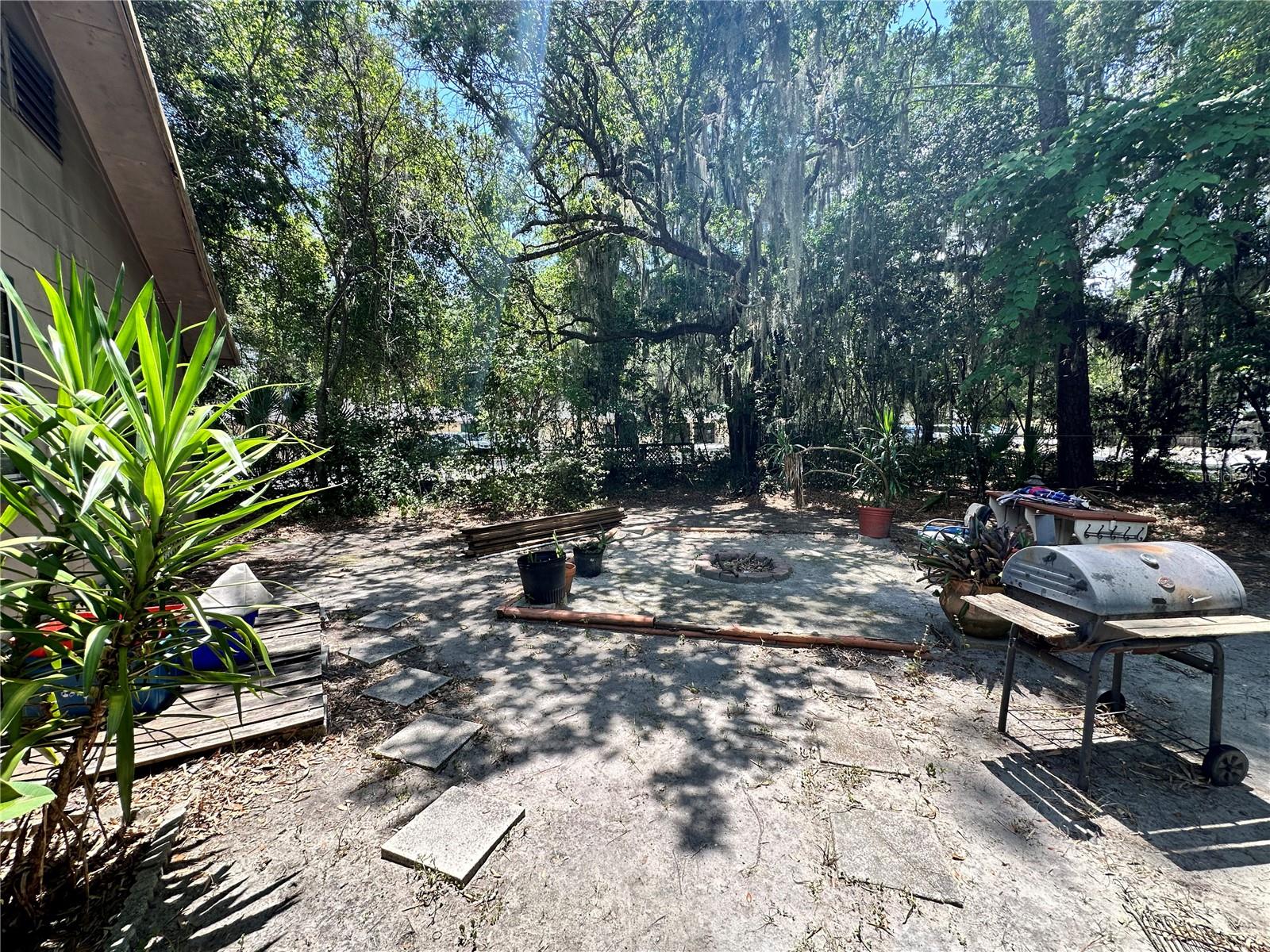 919 Nw 23rd Ave Property Photo 3