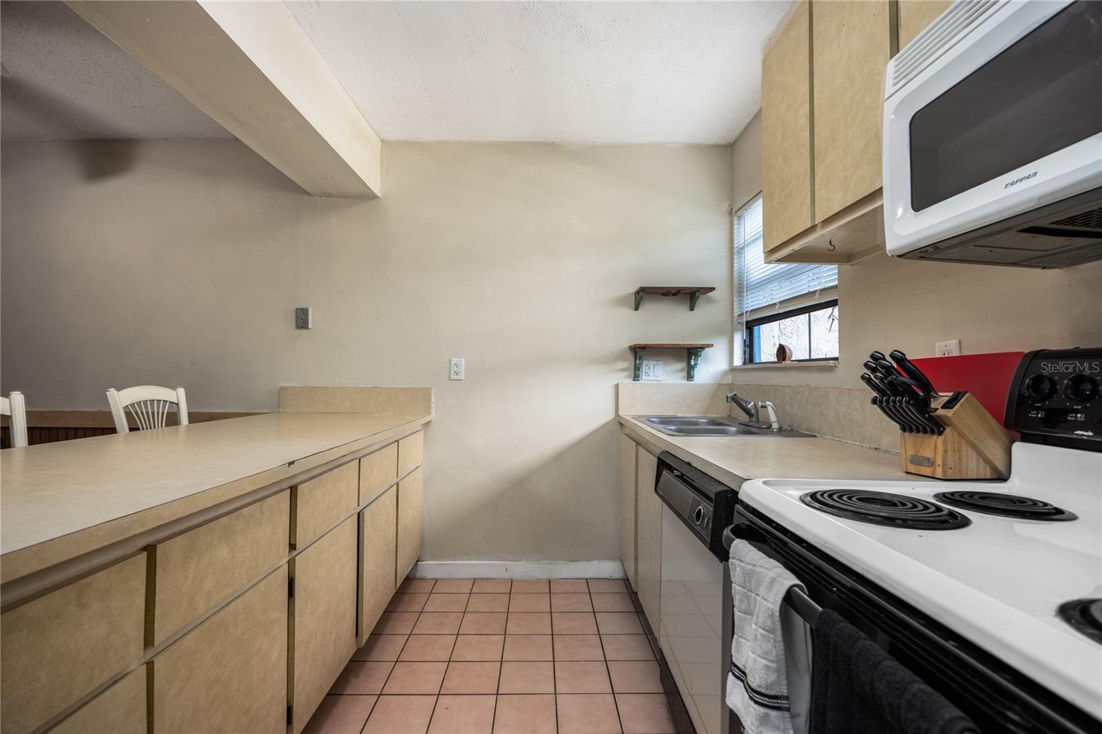 2811 Sw Archer Rd #z247 Property Photo 9