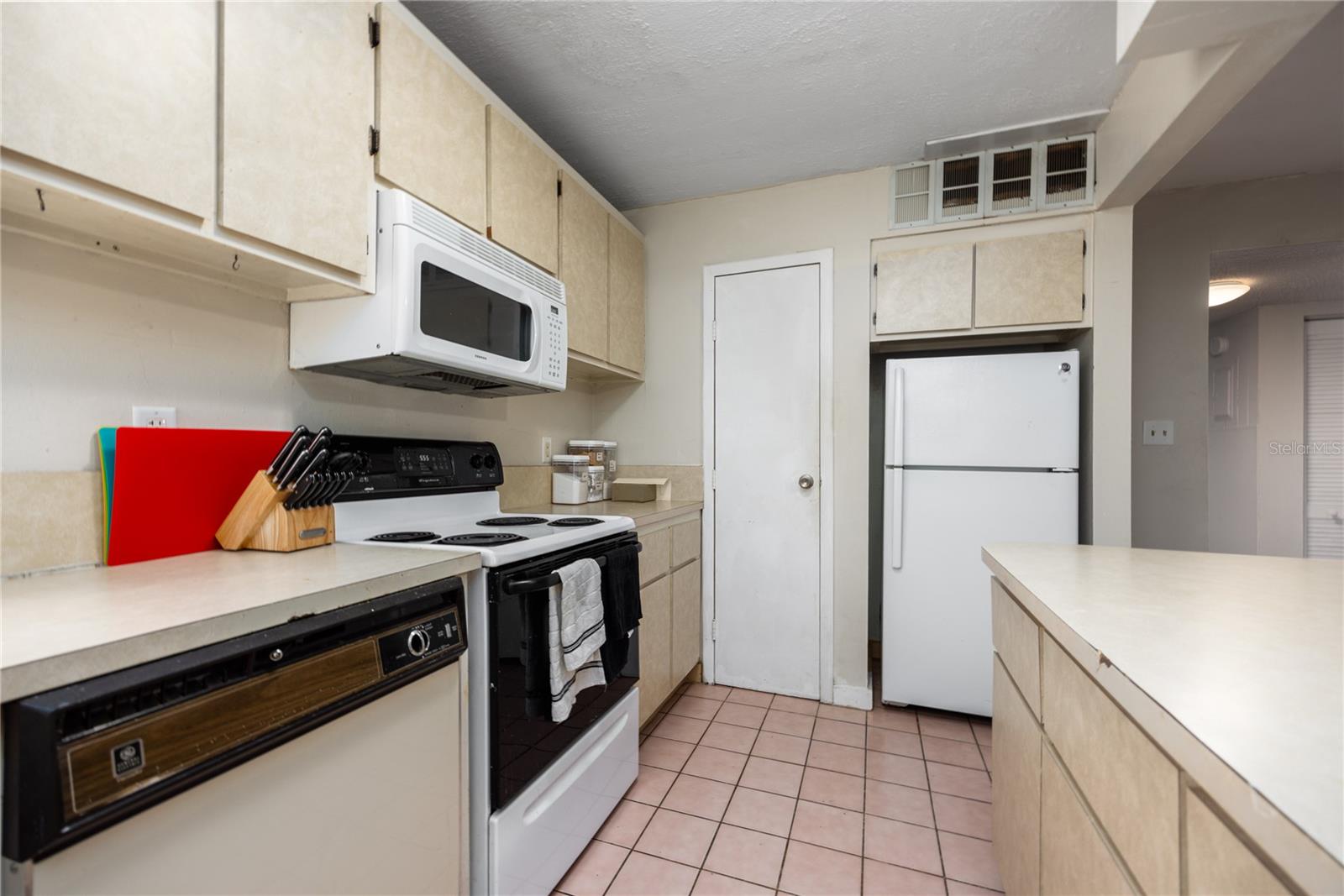 2811 Sw Archer Rd #z247 Property Photo 10