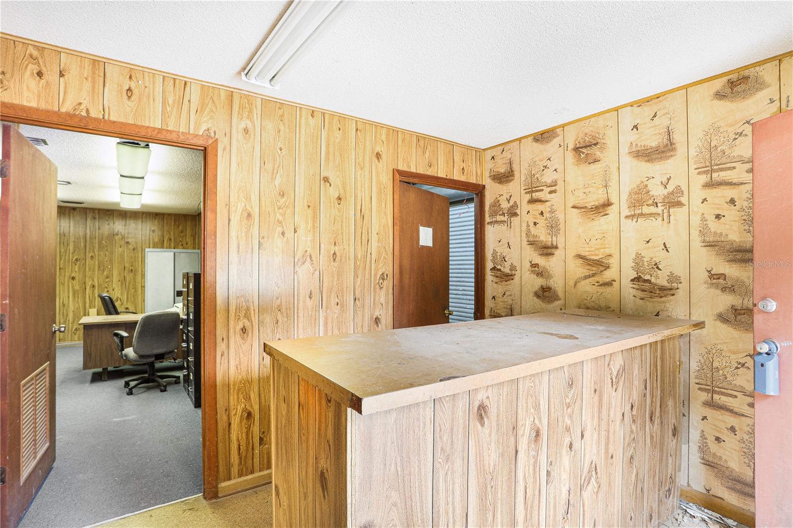 14405 Peggy Rd Property Photo 3
