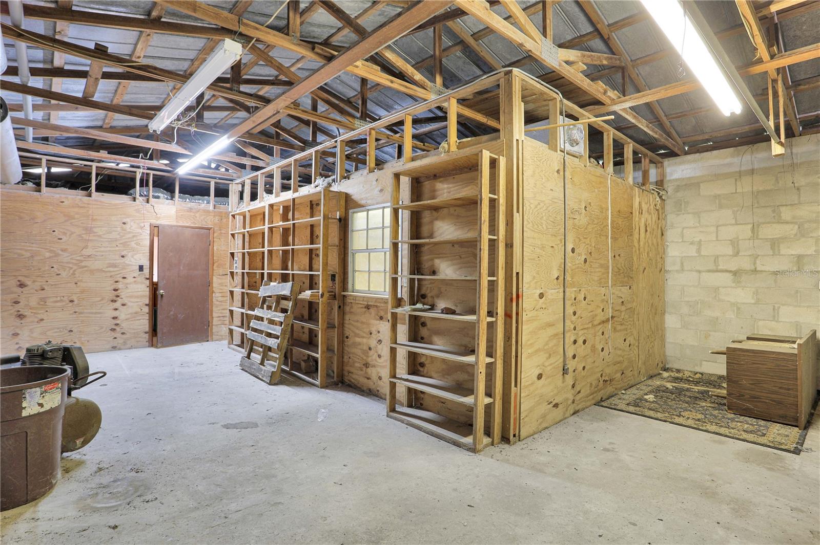 14405 Peggy Rd Property Photo 6