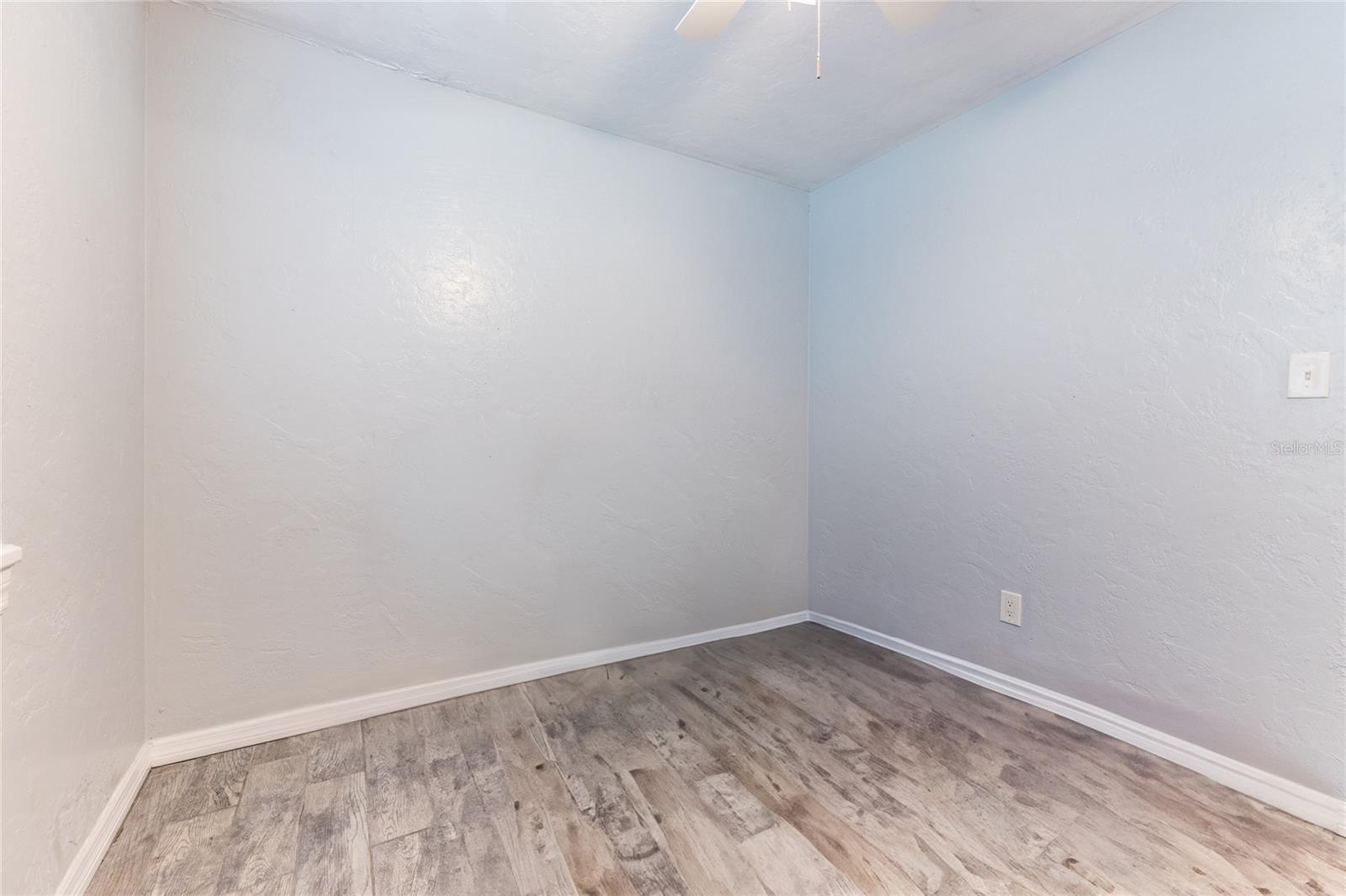 929 Se 9th Pl Property Photo 22