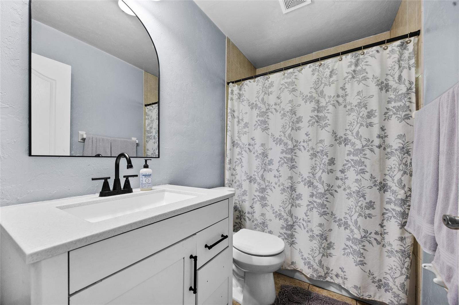 470 Margaret St Property Photo 14