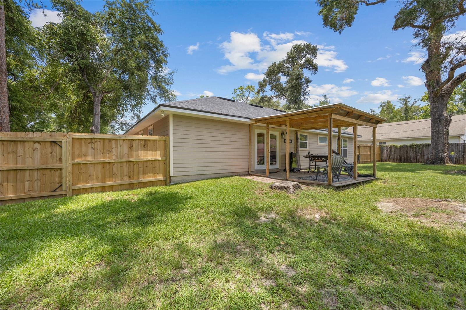 470 Margaret St Property Photo 20