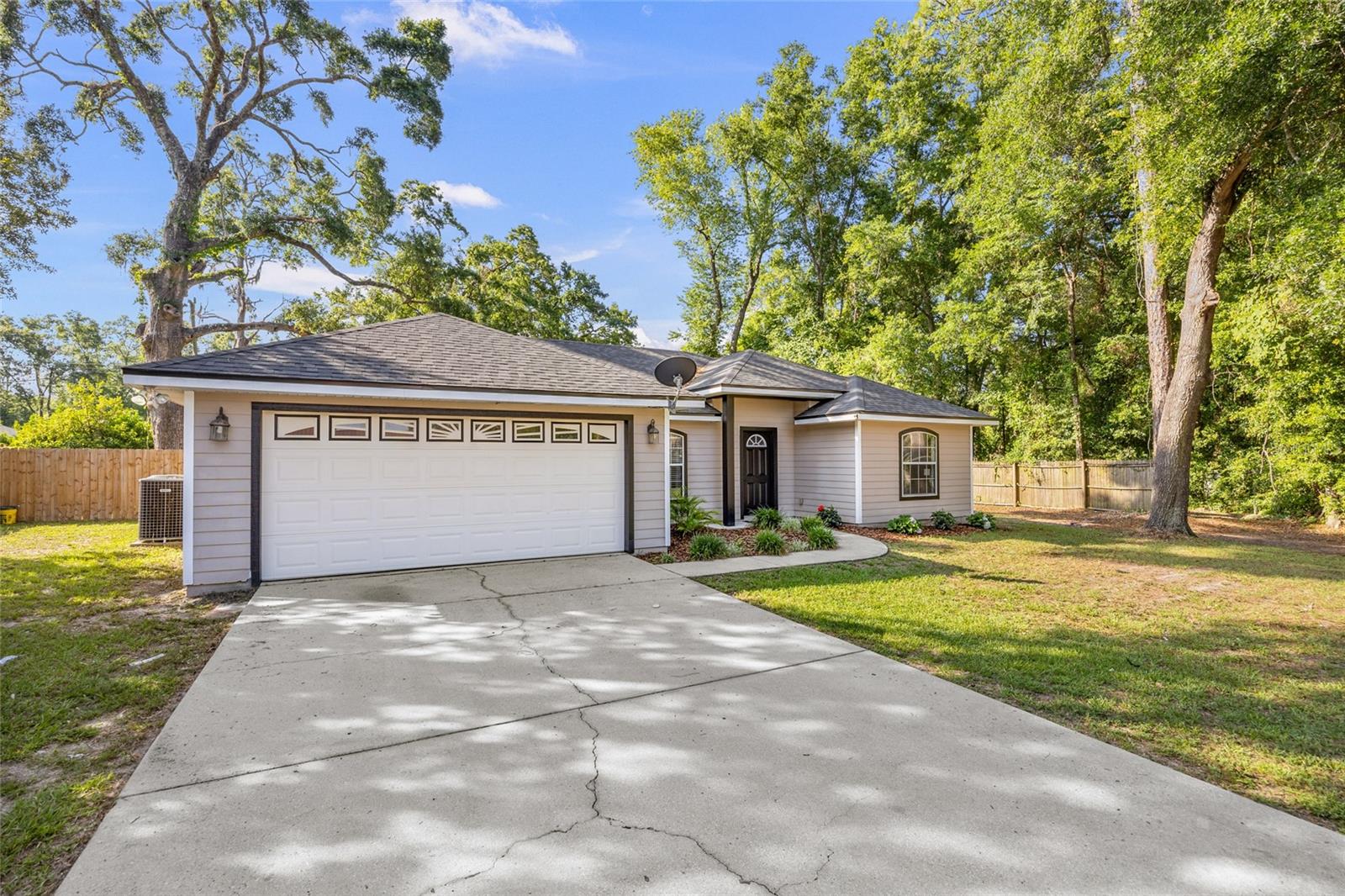470 Margaret St Property Photo 23
