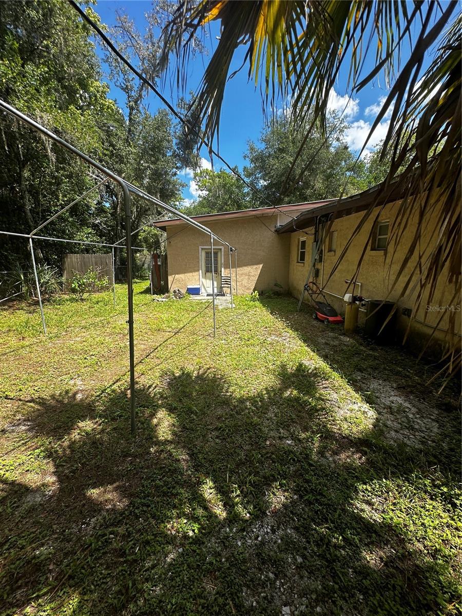 4215 Nw 10th St Property Photo 39