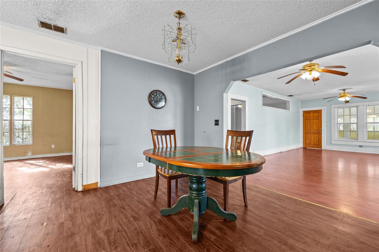 624 N Lake St Property Photo 8