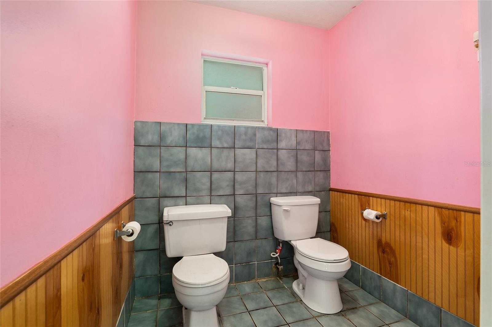 10228 N Division St Property Photo 5