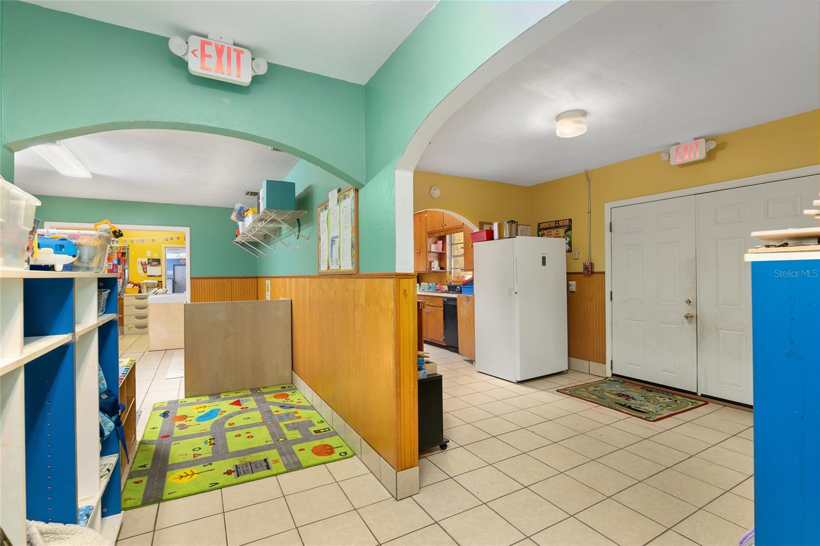 10228 N Division St Property Photo 9