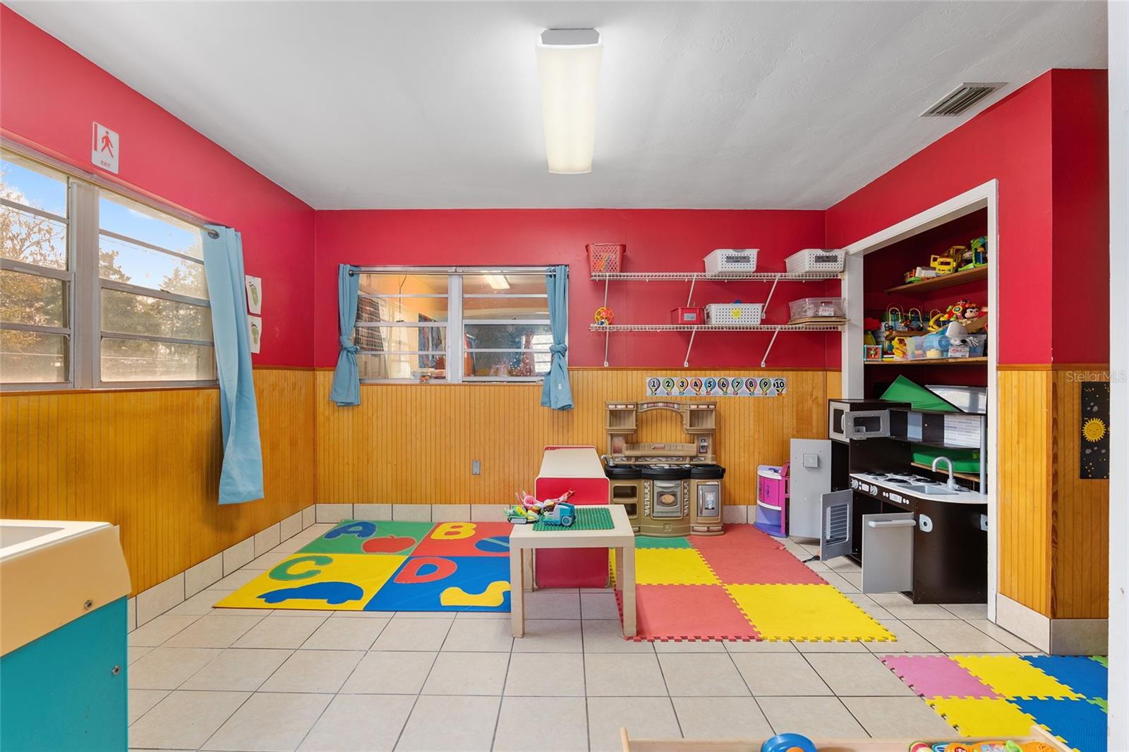 10228 N Division St Property Photo 55