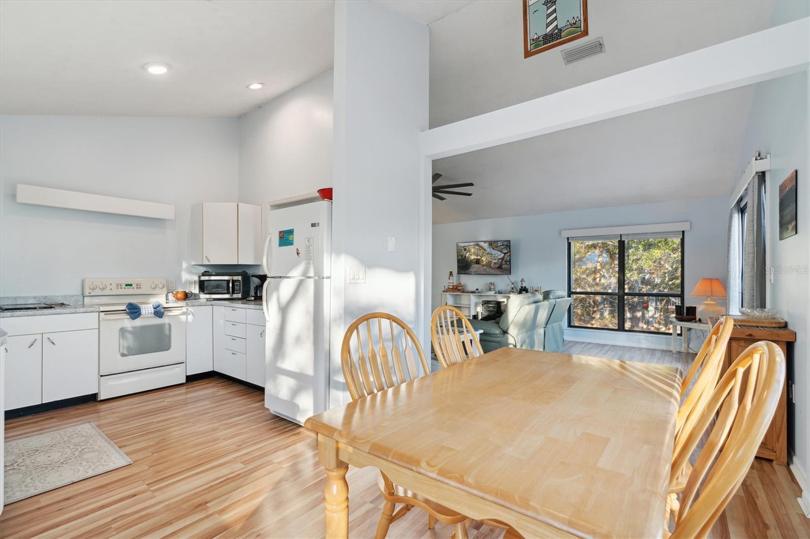 12631 Hodgson Ave Property Photo 15