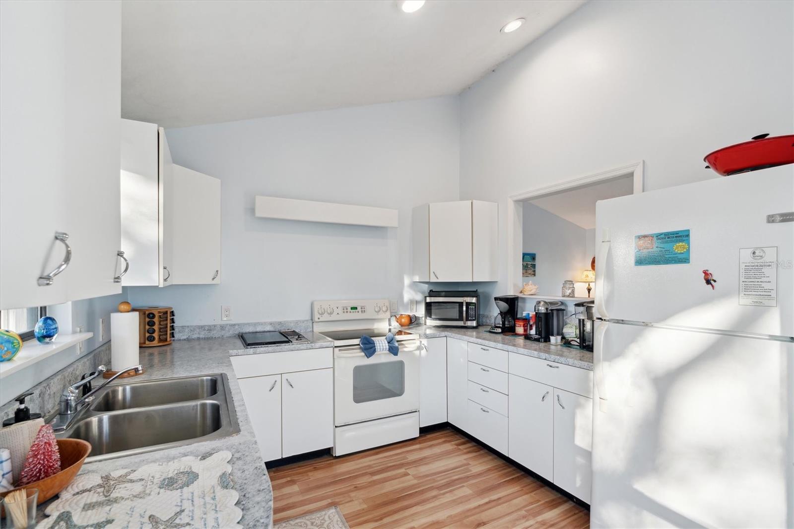 12631 Hodgson Ave Property Photo 16