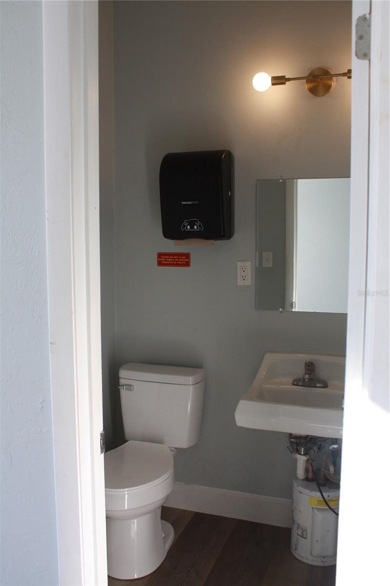 604 N Main St Property Photo 12