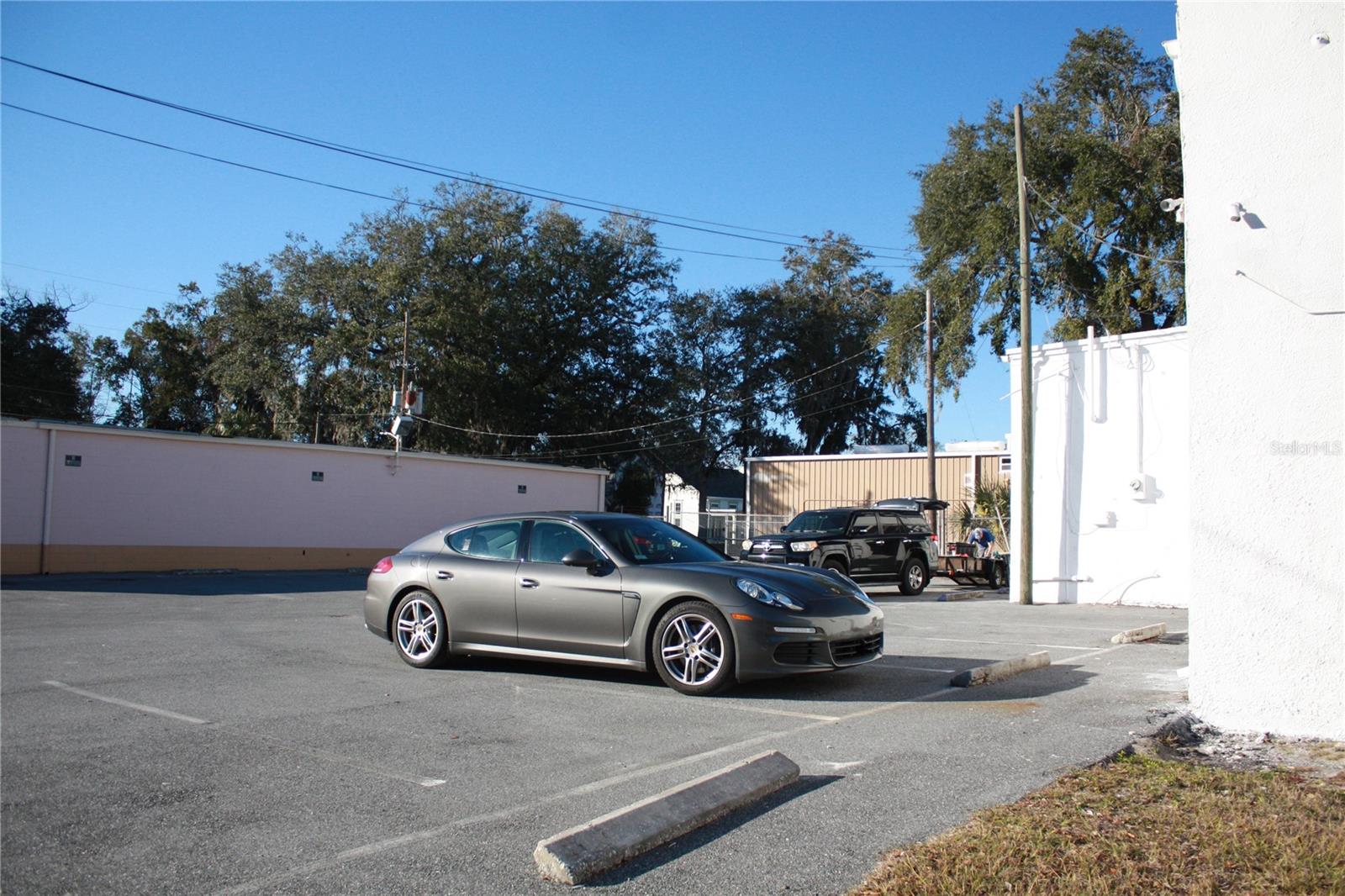 604 N Main St Property Photo 15