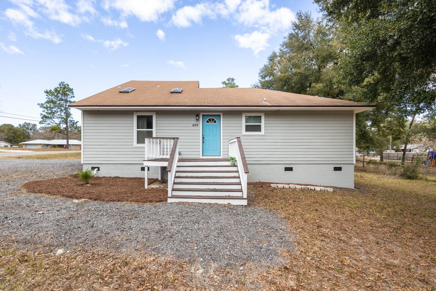 699 Se County Road 18a Property Photo 2