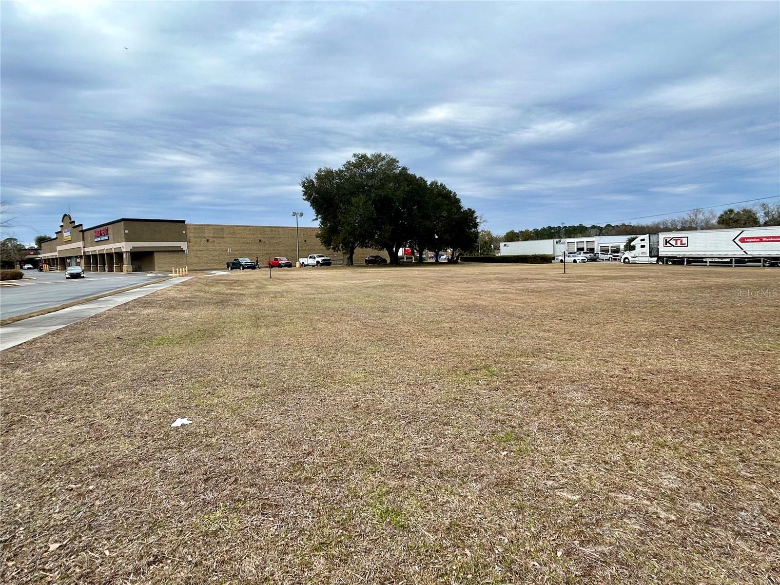 2550 N Main St Property Photo 11