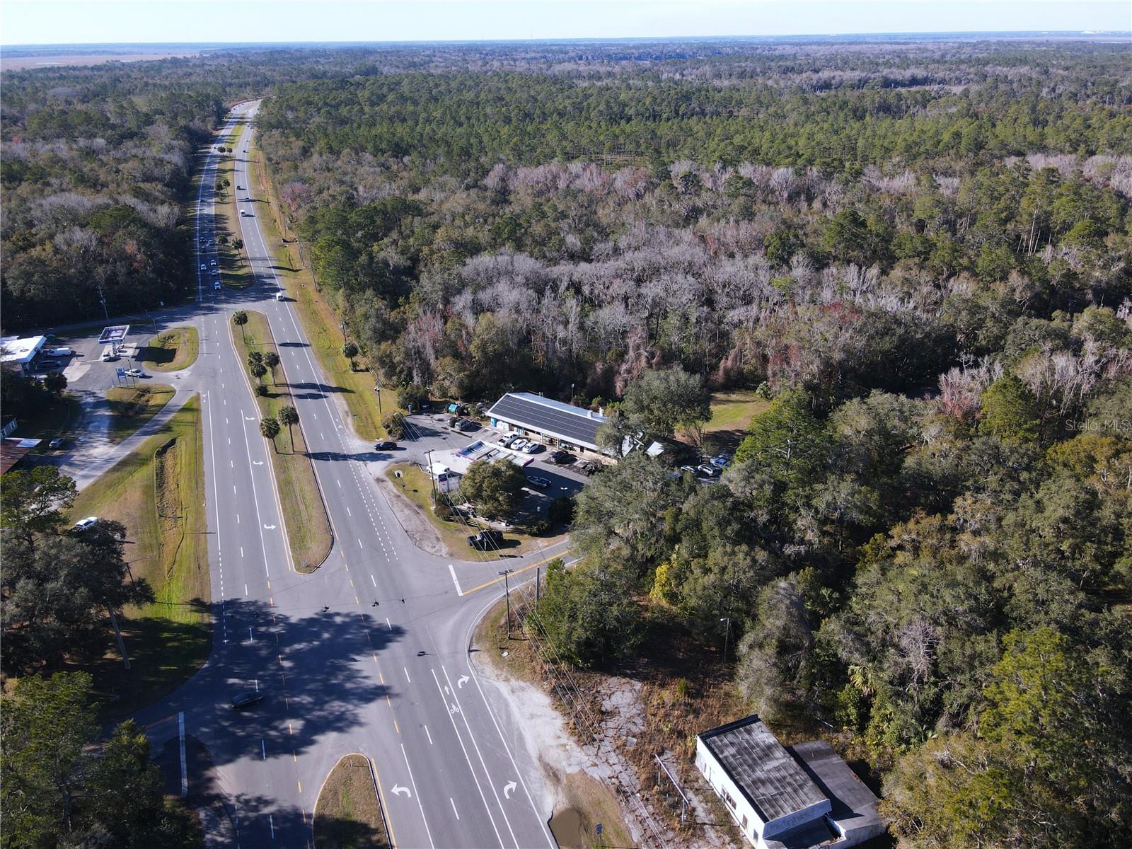 102 Ne Highway 441 Property Photo 8