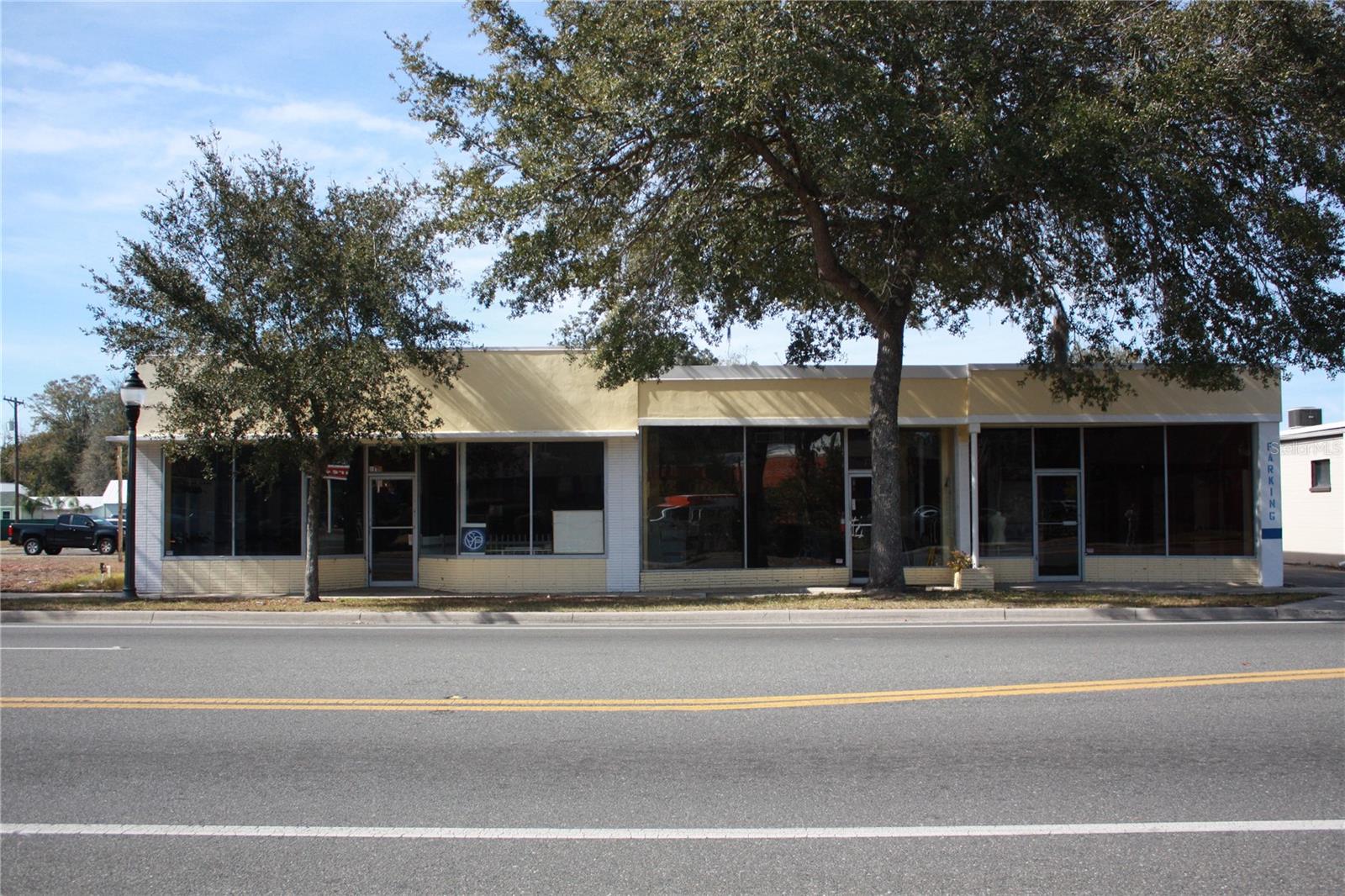 710 N Main St Property Photo 1