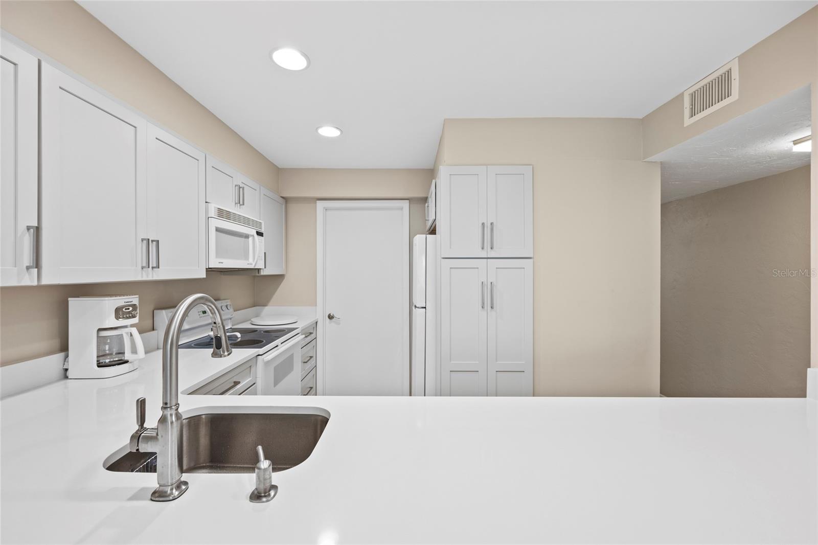 5650 S A1a #d111 Property Photo 14