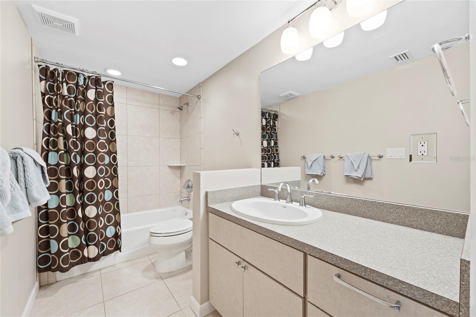 5650 S A1a #d111 Property Photo 24
