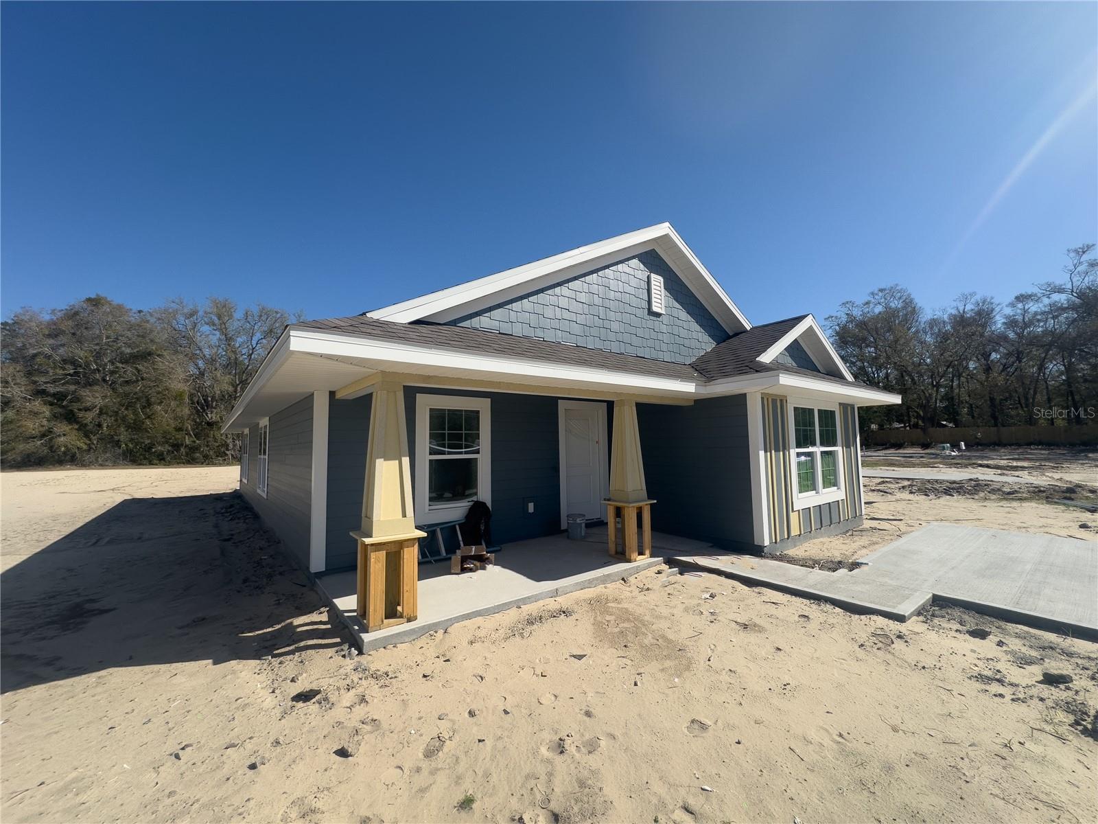 3298 E Iris Ln Property Photo